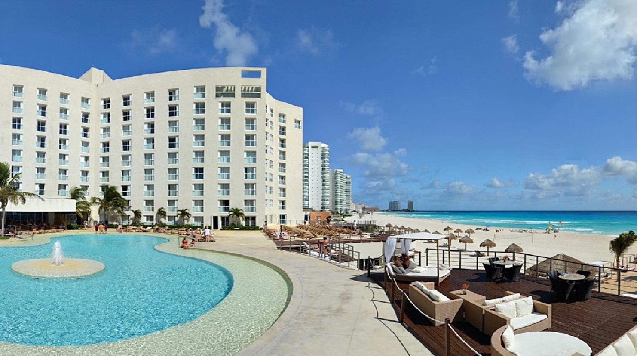 Sunset Royal Hotel Cancún Exterior foto