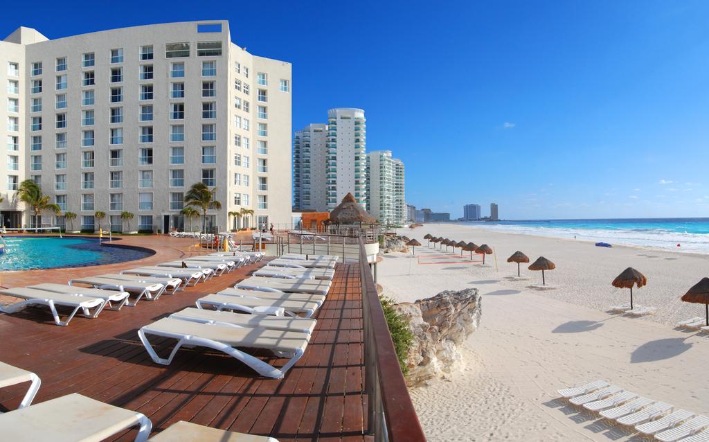 Sunset Royal Hotel Cancún Exterior foto