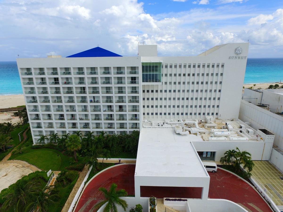 Sunset Royal Hotel Cancún Exterior foto