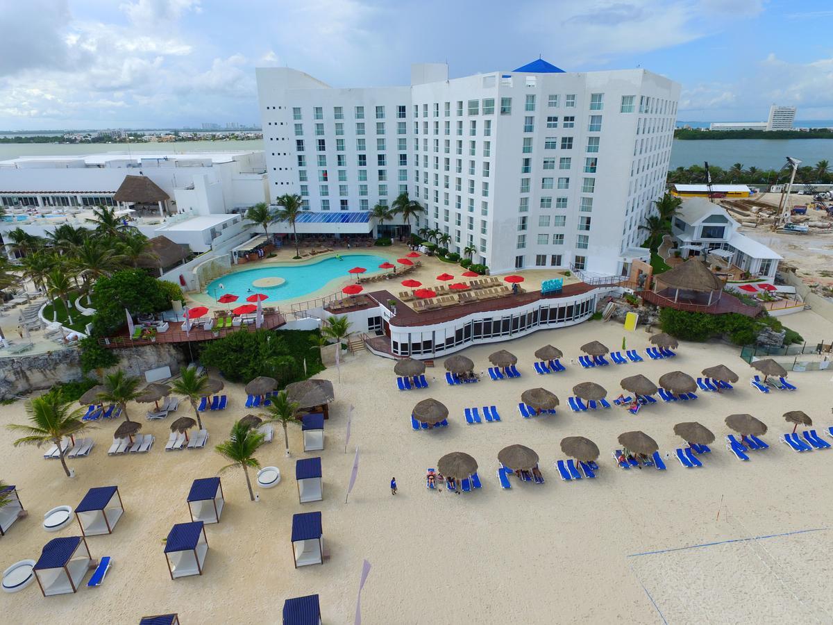 Sunset Royal Hotel Cancún Exterior foto