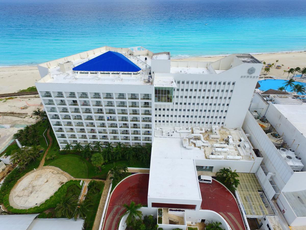 Sunset Royal Hotel Cancún Exterior foto